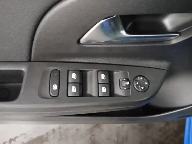 Opel Corsa 1.2 turbo 130 ch bva8 — photo 29