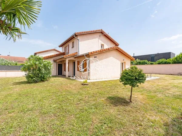 PUSIGNAN : maison F5 (115 m²)