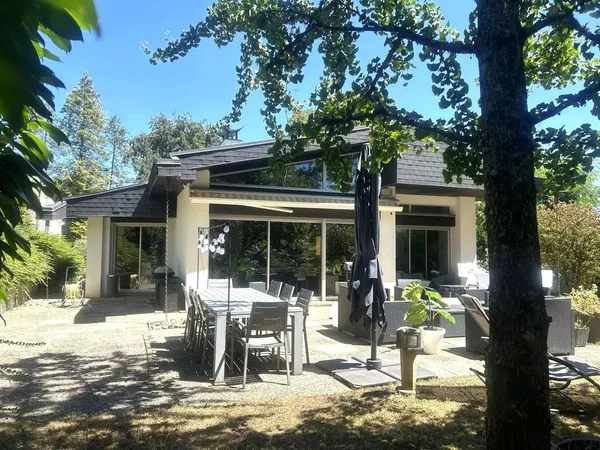 Villa 10 pièces 275 m²