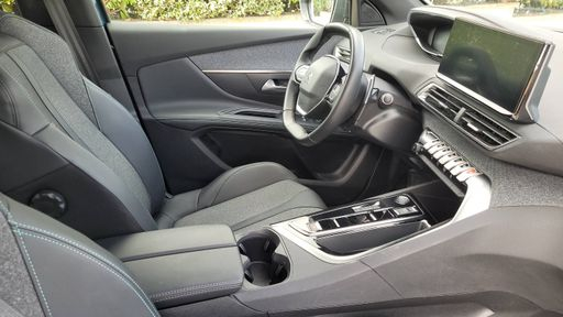 Peugeot 5008 1.2 PureTech 130 EAT8 - Allure Pack – 2023 – 27094 km – Essence – Boîte Automatique — photo 15
