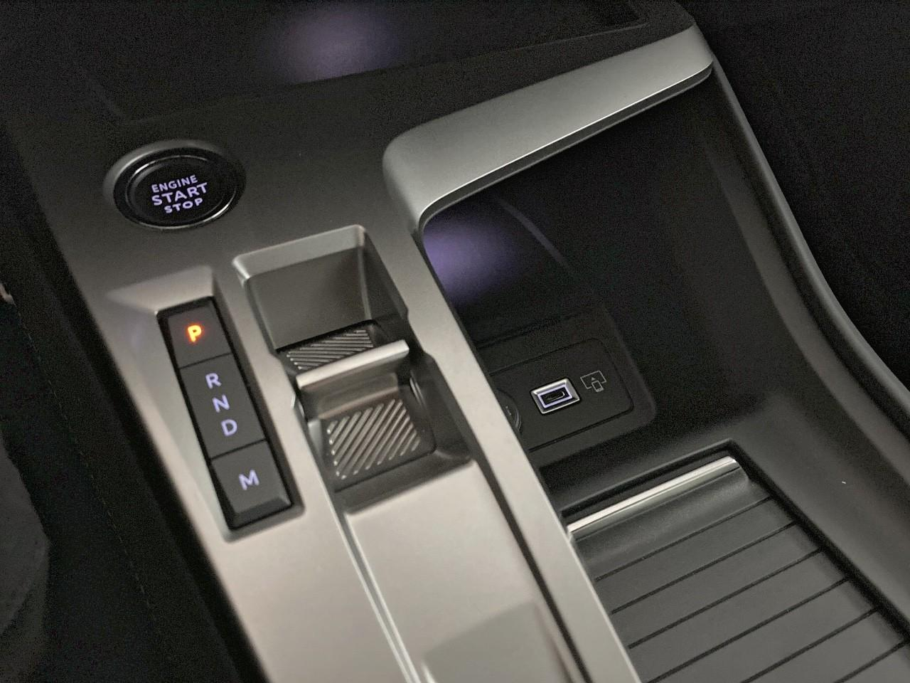 Peugeot 408 hybrid 145 e-dcs6 gt — photo 15