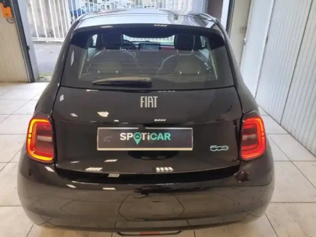 Fiat 500 e 118ch (red) my25 — photo 10