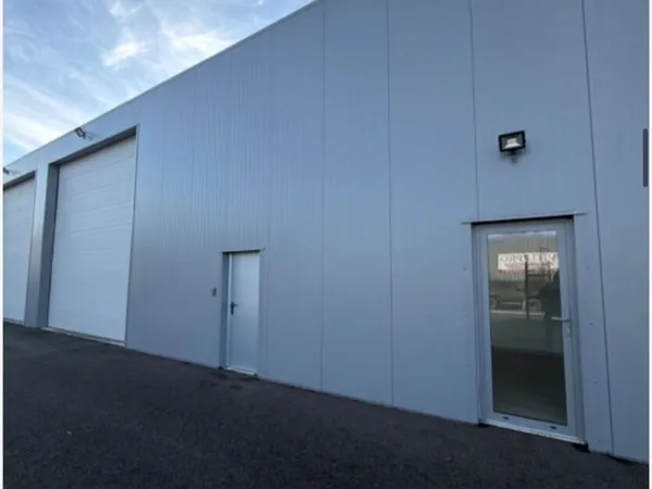 Local d'activité 800m2 double peau
