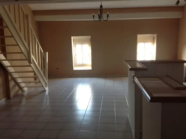 Intra muros, vaste ppartement en duplex de type T3