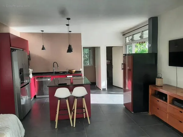 Charmante villa T9 de 230 m2 ave jardin paysagé