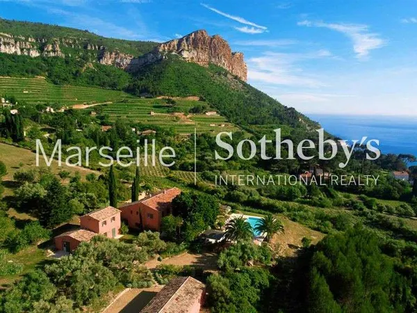 Maison 7 pièces 350 m²