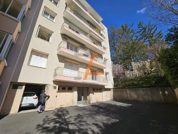 Vivaraize F3 au 1 étage avec balcon et possibilité Garage