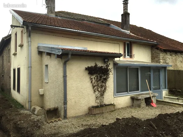 Loue maison Saulx avec jardin plein centre au calme