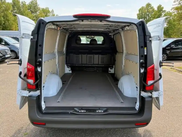 Mercedes Vito 116 cdi fourgon xl l3 163ch bv — photo 24