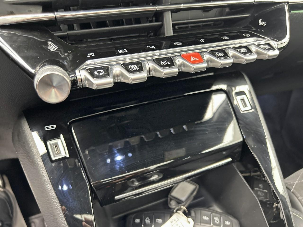 Peugeot 208 electrique 50 kwh 136ch gt pack — photo 26