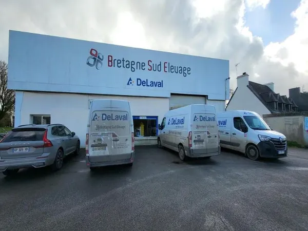 Local d'activité 900 m²