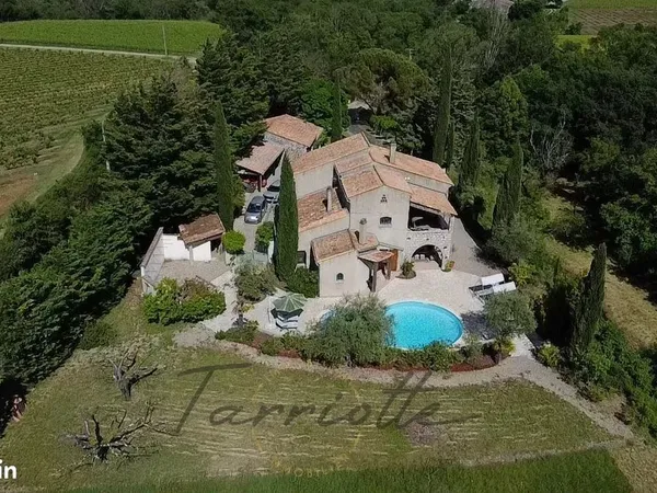 Maison 14 pièces 220 m²