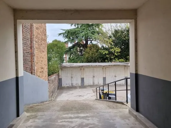 Garage/Parking