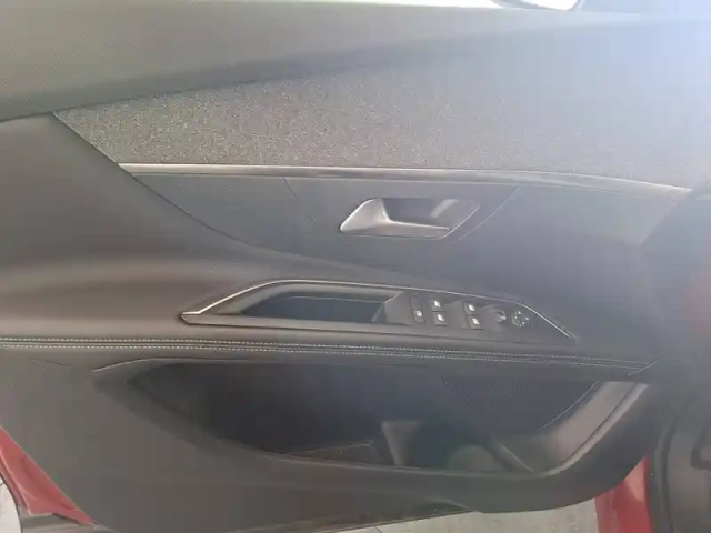 Peugeot 3008 hybrid 180 e-eat8 — photo 16