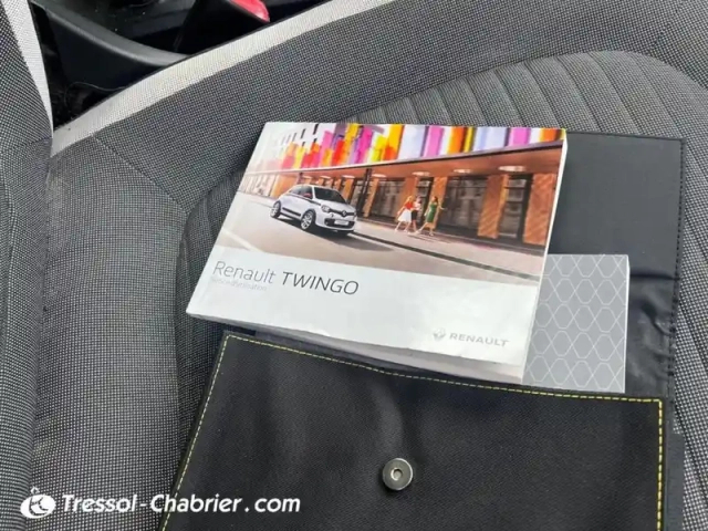 Renault Twingo iii 1.0 sce 70 bc intens — photo 16