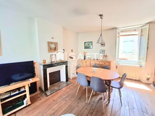 Maison de ville avec une terrasse + une cour intérieur