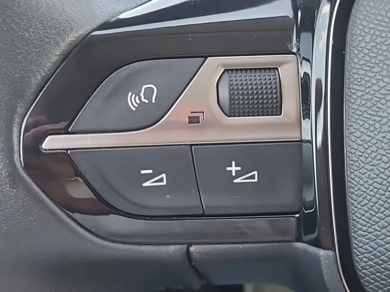 Peugeot 208 1.2 puretech 100ch s&s allure  pack — photo 19