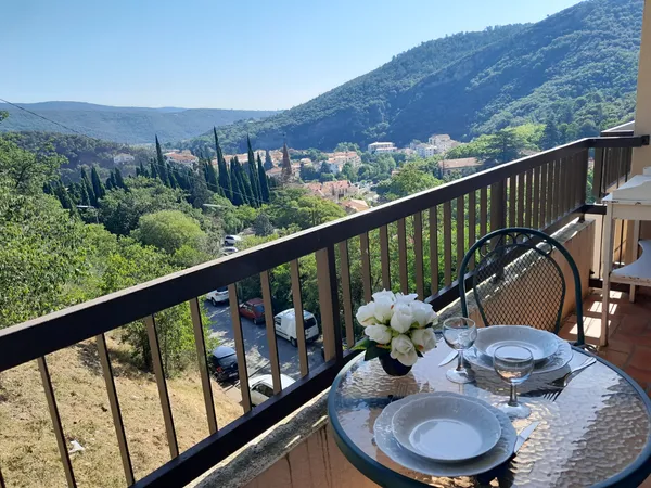Studio avec terrasse, vue dégagée