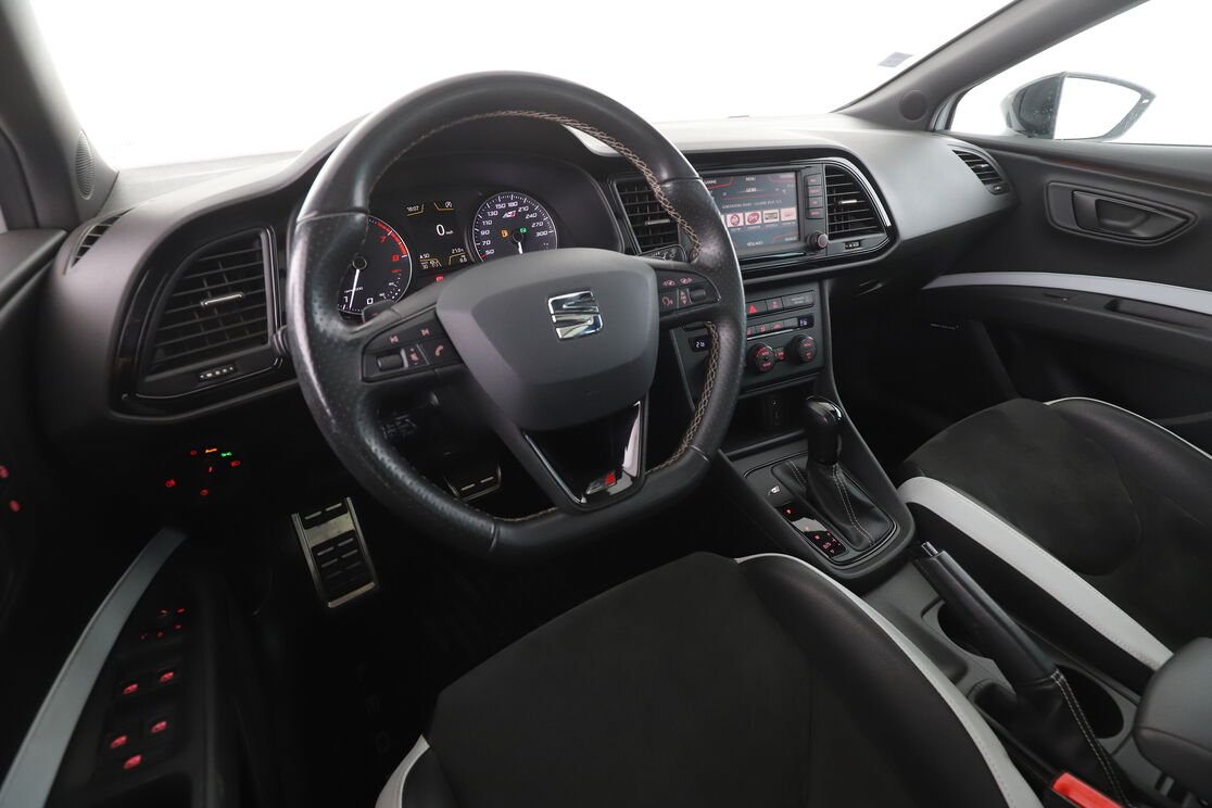 Seat Leon ST 2.0 TSI Cupra DSG6 — photo 10