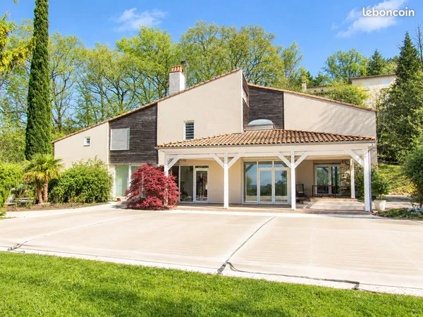 Villa 5 pièces 264 m²