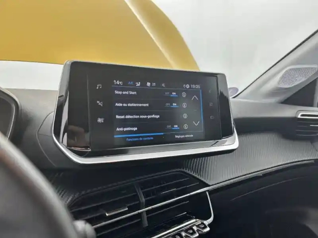 Peugeot 208 puretech 100 s&amp;s bvm6 — photo 44
