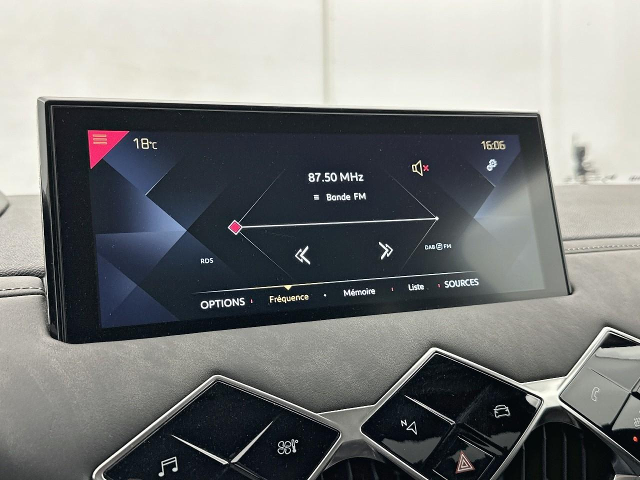 Ds Ds 3 crossback puretech 155 eat8 louvre — photo 19