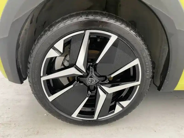 Peugeot 208 puretech 100 s&amp;s bvm6 — photo 19