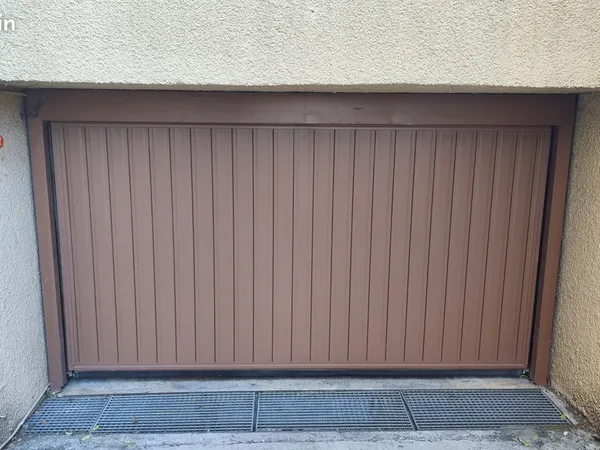Place de parking en sous-sol sécurisé - Modifiable en box