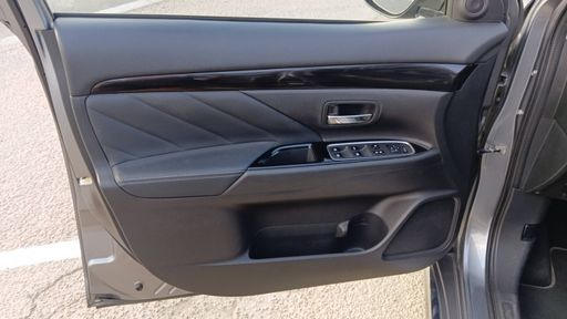 Mitsubishi Outlander 2.0 MIVEC 163 Plug in Hybrid 4WD BVA - Energy Zen – 2017 – 127347 km – Hybride rechargeable – Boîte Automatique — photo 36