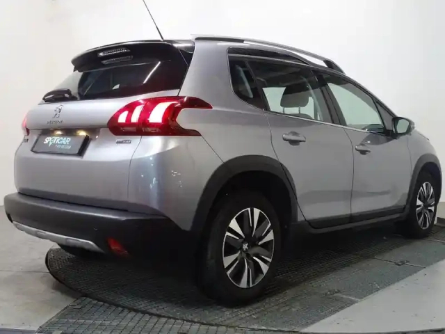 Peugeot 2008 1.2 puretech 110ch allure s&amp;s eat6 — photo 3