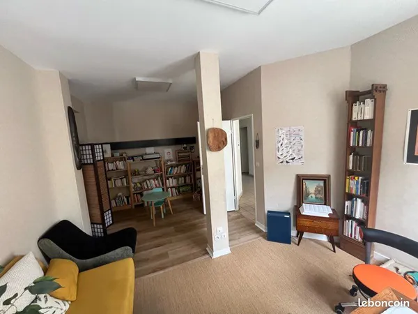 Appartement F3 type bureau