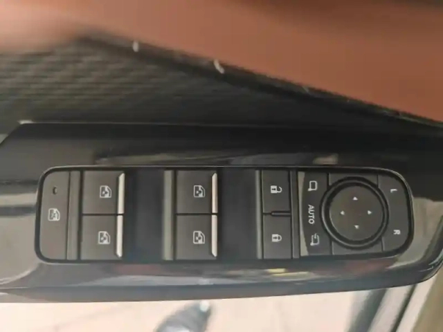 Suzuki Vitara 174ch 61kwh style — photo 14