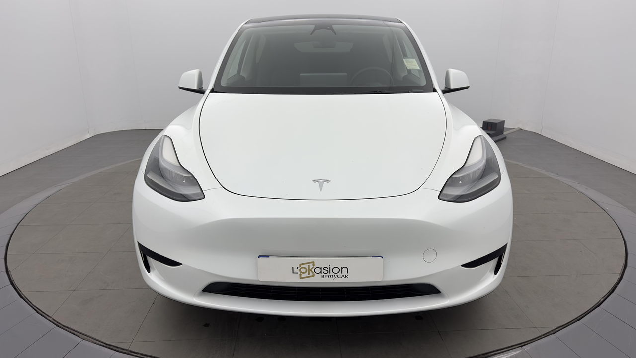 Tesla MODEL Y Standard RWD — photo 8