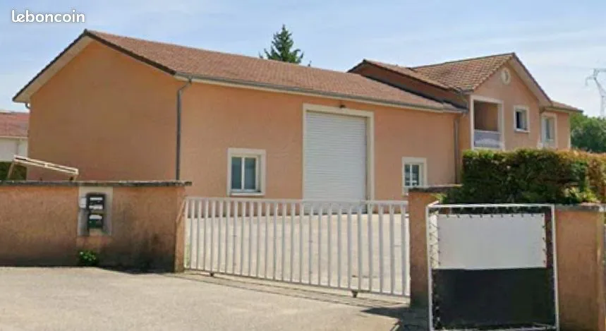 Photo 1