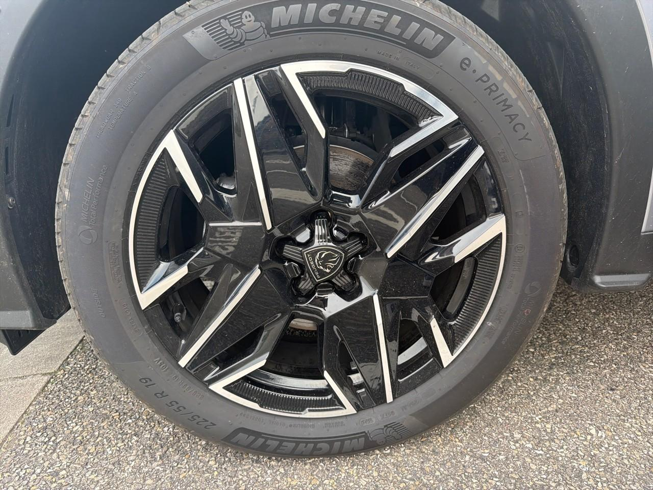 Peugeot 3008 hybrid 145 e-dcs6 gt — photo 11