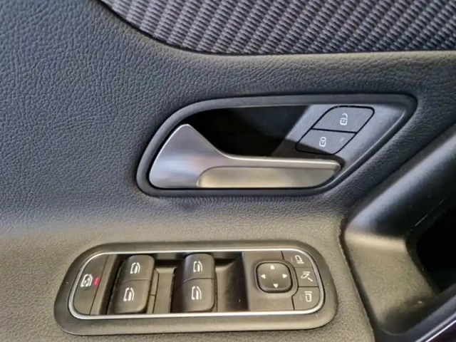Mercedes Classe A 180 business line — photo 40