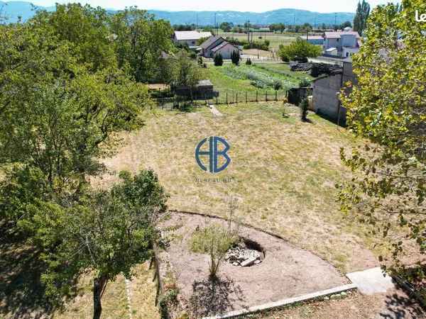 Terrain 1470 m² COLOMBE