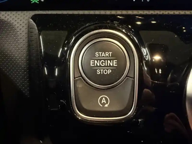 Mercedes Classe A 200 amg line — photo 13