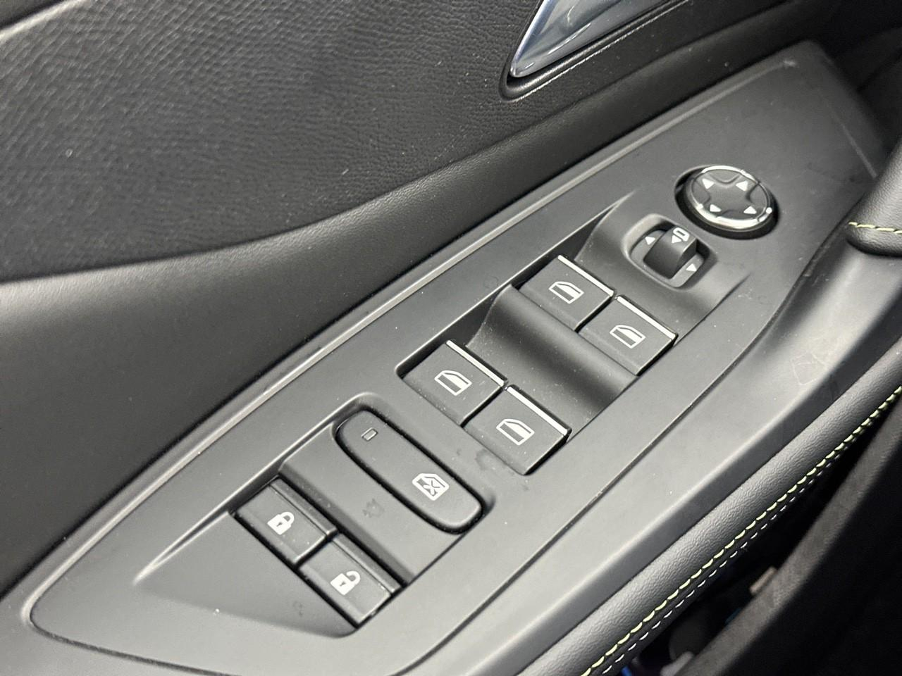 Peugeot 408 phev 180 e-eat8 gt — photo 16