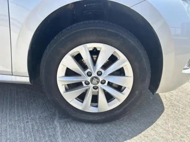 Skoda Kamiq 1.0 tsi evo 2 116ch selection dsg7 — photo 10