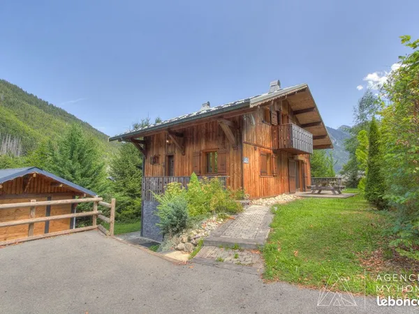 Chalet 6 pièces 150 m²