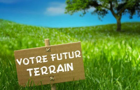 Terrain constructible 907 m²