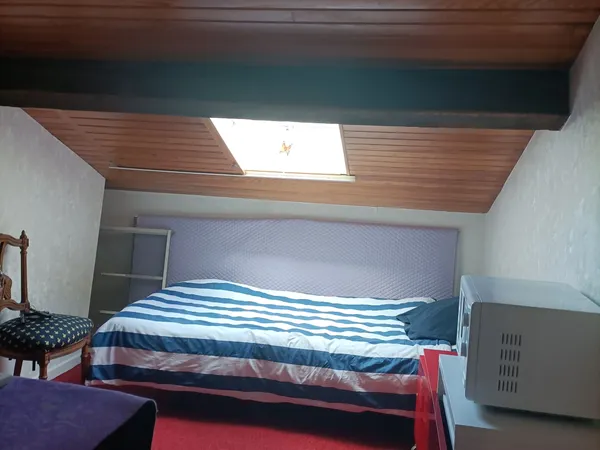 Loue chambre meublé chez l'habitant - 15m²