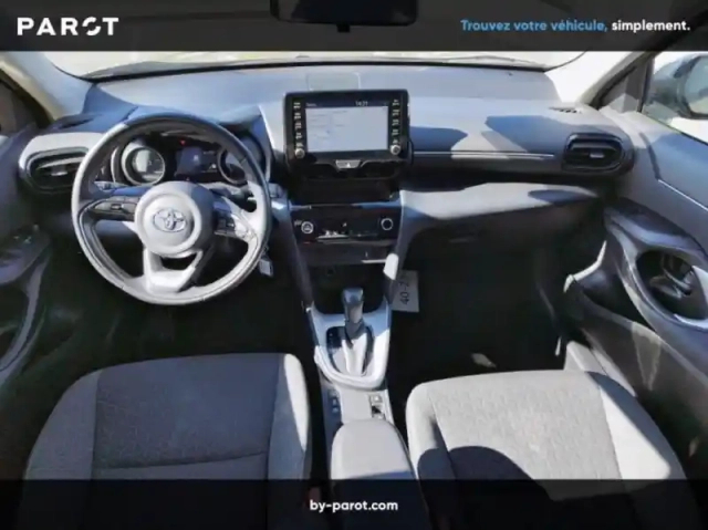 Toyota Yaris 116h dynamic my22 — photo 10