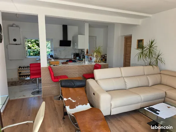 MAISON 5 PIÈCES MEUBLÉE - 93 m² - ENTIÈREMENT RÉNOVÉE - JARDIN PRIVATIF - GARAGE 28 m² - PROCHE SUIS