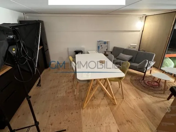Local commercial 190 m²