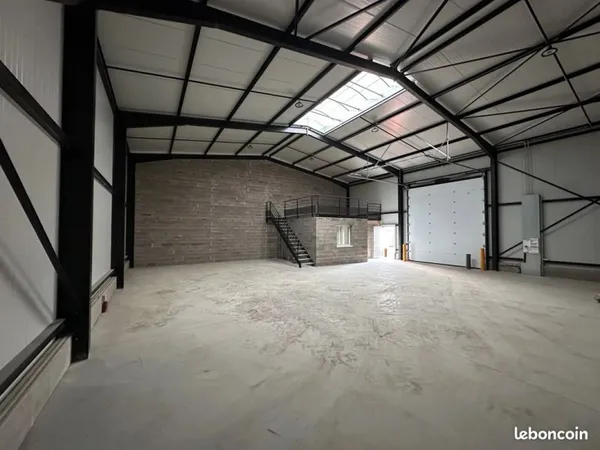 Entrepôt 240 m² Plesnois
