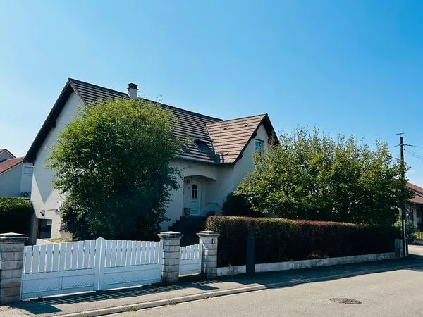 Maison 7 pièces avec jardin et piscine