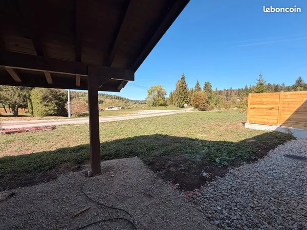 🏡 À LOUER - Appartement/Maison mitoyenne 98 m² avec terrain privatif - Saint-Laurent-en-Grandvaux