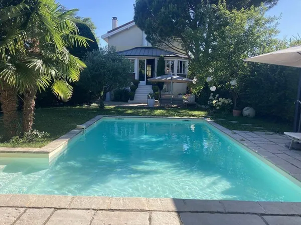 Maison 6 pièces 180 m²